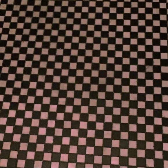 Meet your Posher, Celestine - Picture 1 of 1